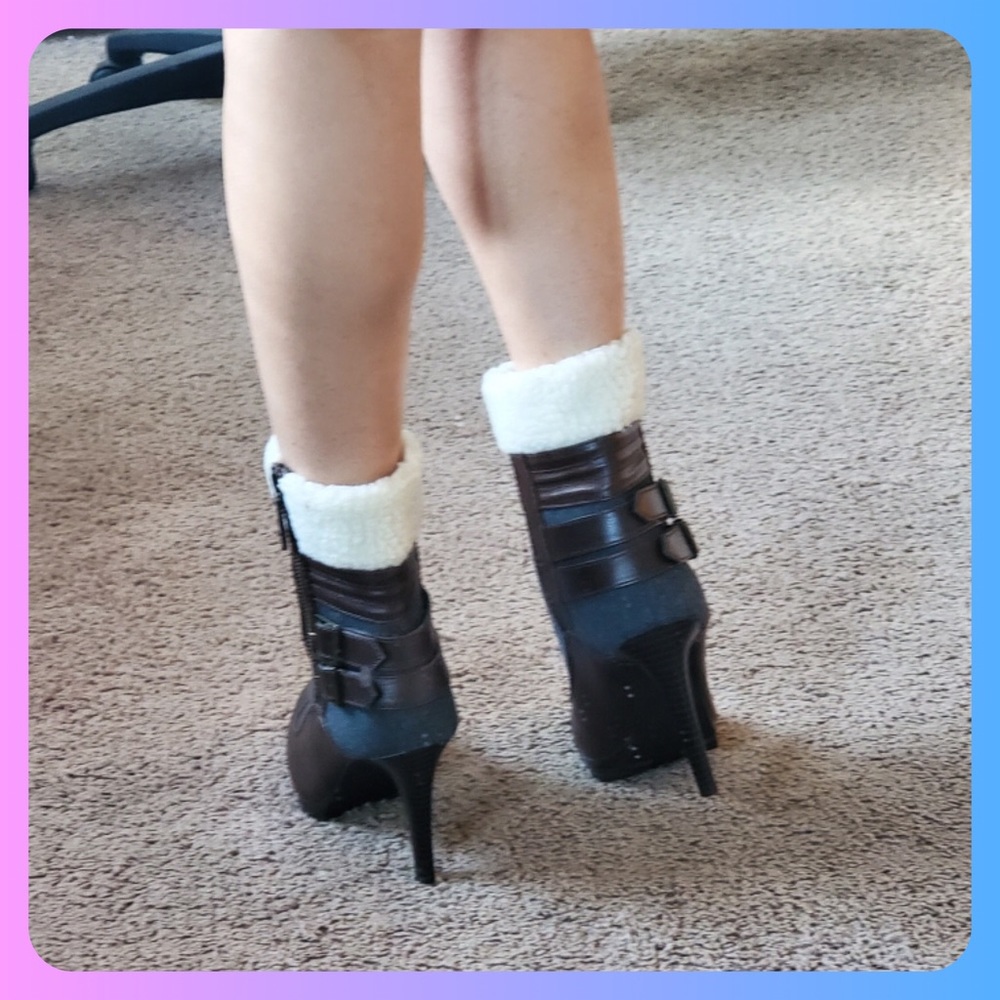 ELLE Booties - Picture 8 of 8